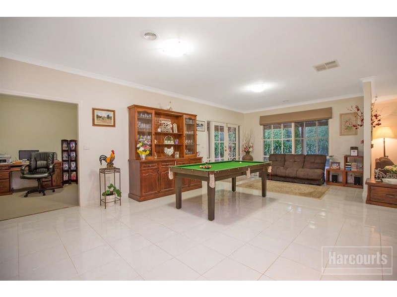 2 Banks Road, Pakenham VIC 3810