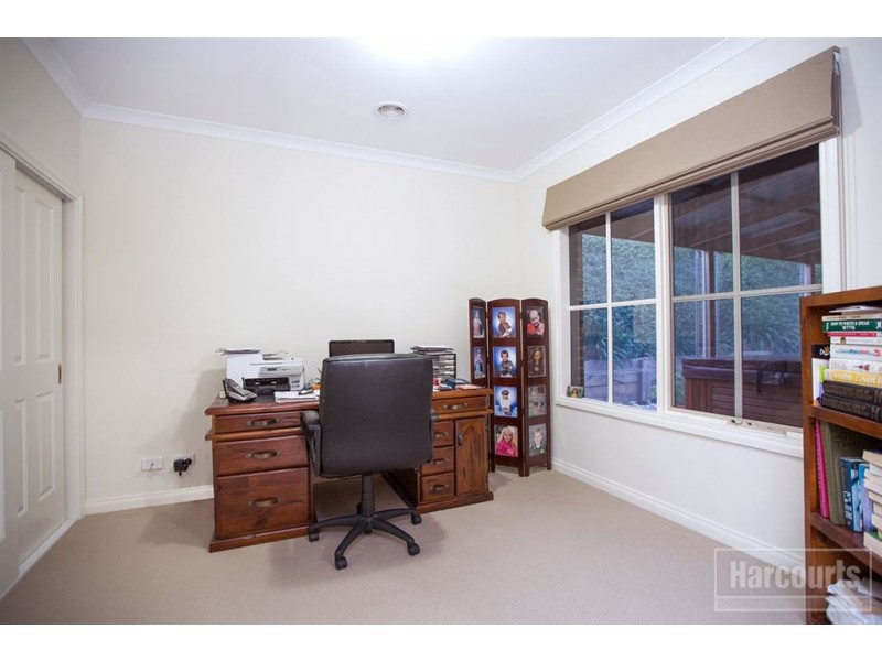 2 Banks Road, Pakenham VIC 3810