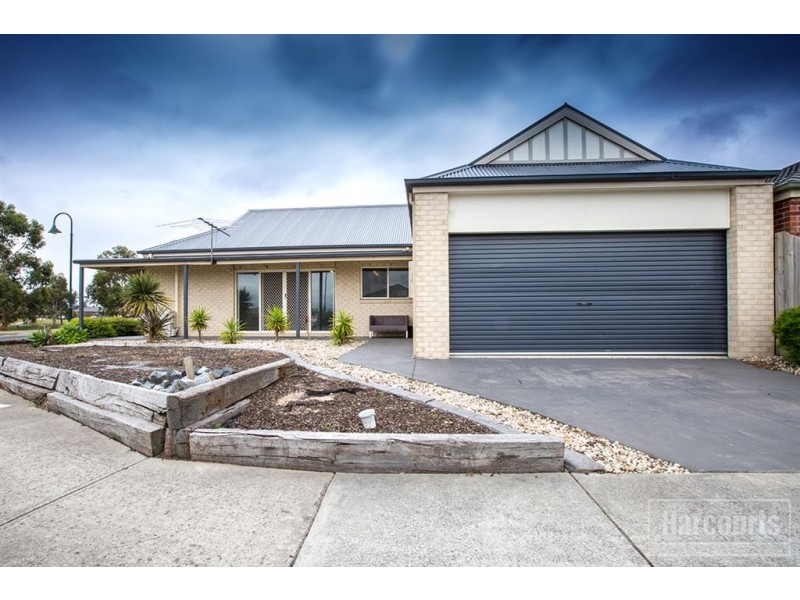 47 Sandalwood Drive, Pakenham VIC 3810