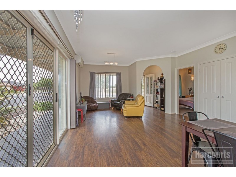 47 Sandalwood Drive, Pakenham VIC 3810