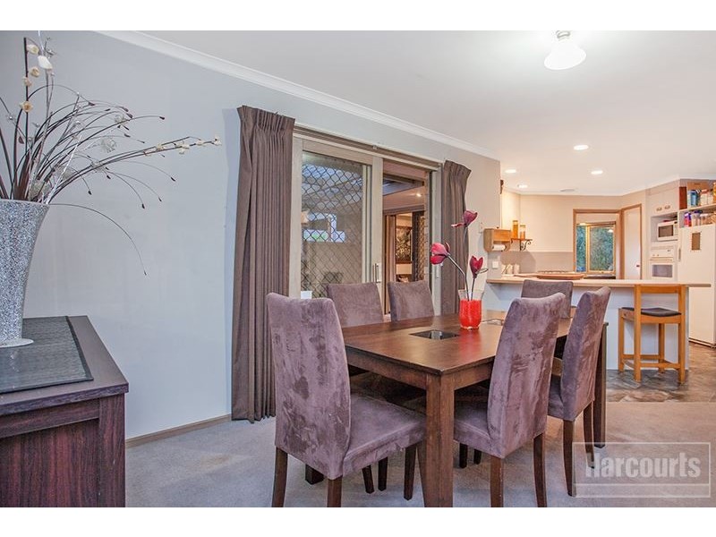 2 Paramount Way, Pakenham VIC 3810