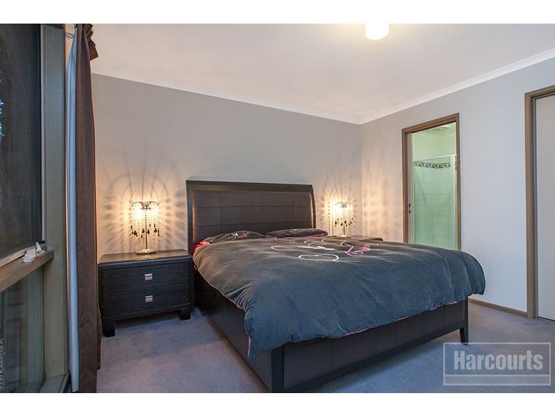 2 Paramount Way, Pakenham VIC 3810