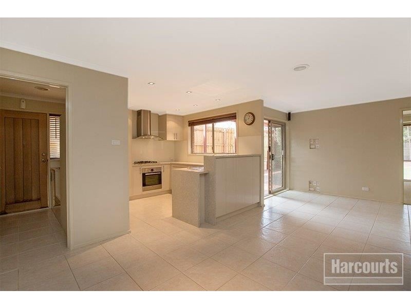 9 Amber Crescent, Narre Warren VIC 3805