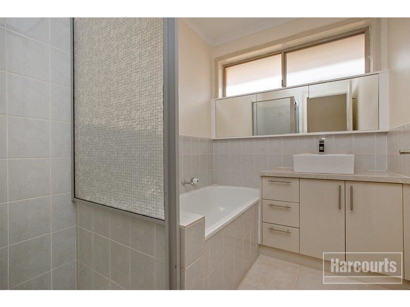 9 Amber Crescent, Narre Warren VIC 3805