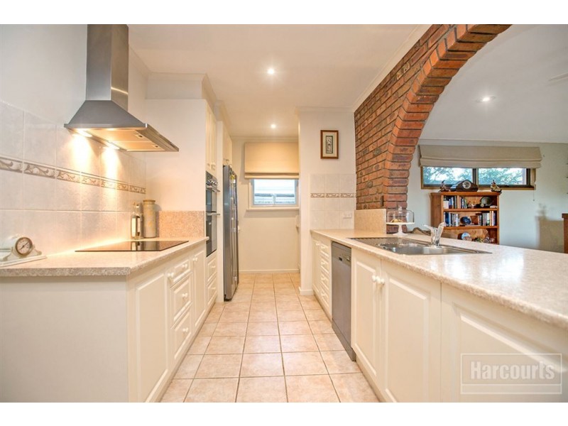 18 Singleton Drive, Mulgrave VIC 3170
