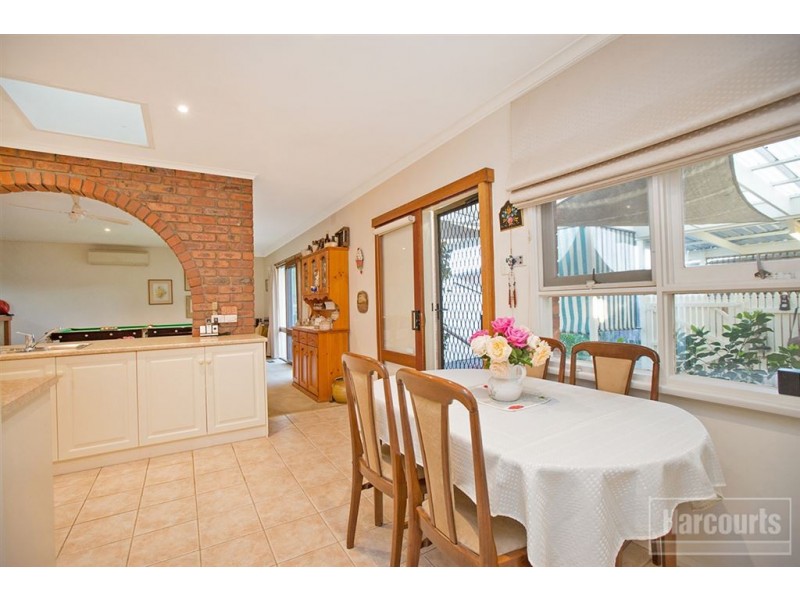 18 Singleton Drive, Mulgrave VIC 3170
