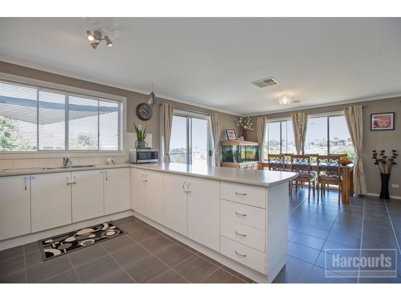 37 Meaby Drive, Pakenham VIC 3810