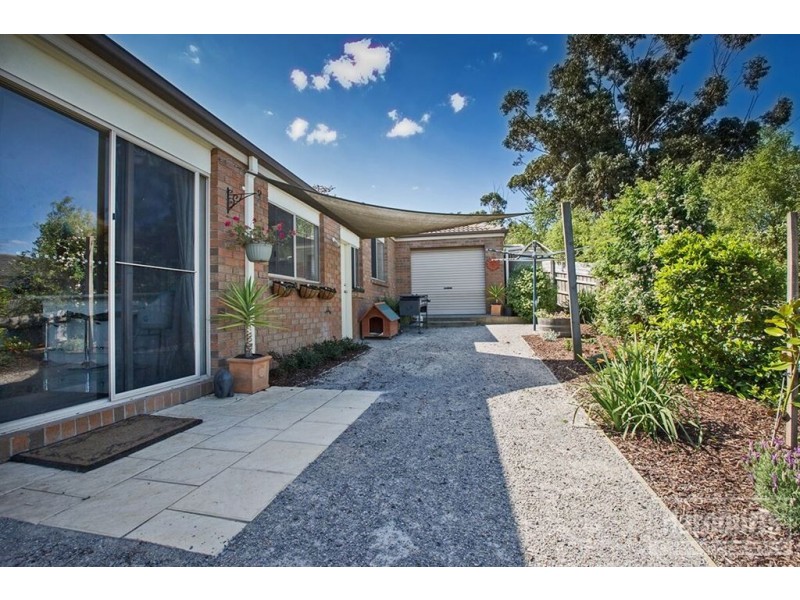 37 Meaby Drive, Pakenham VIC 3810