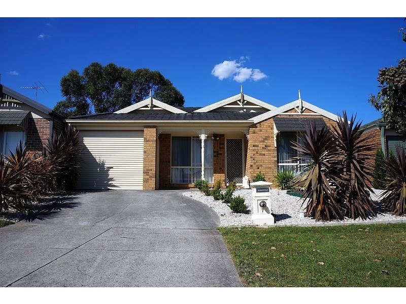 7 Wakenshaw Crescent, Pakenham VIC 3810