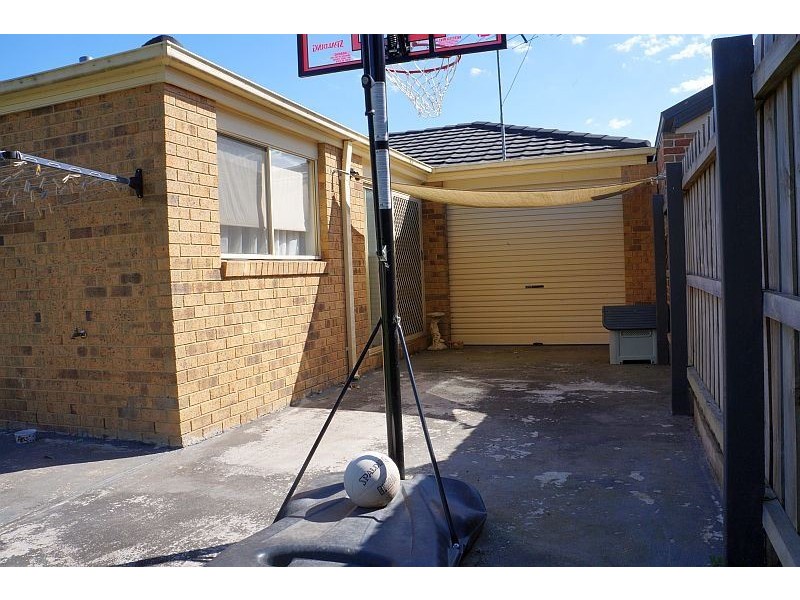 7 Wakenshaw Crescent, Pakenham VIC 3810