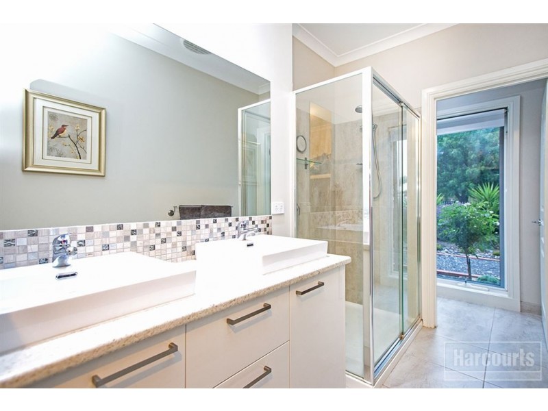 36 Pinehill Drive, Pakenham VIC 3810