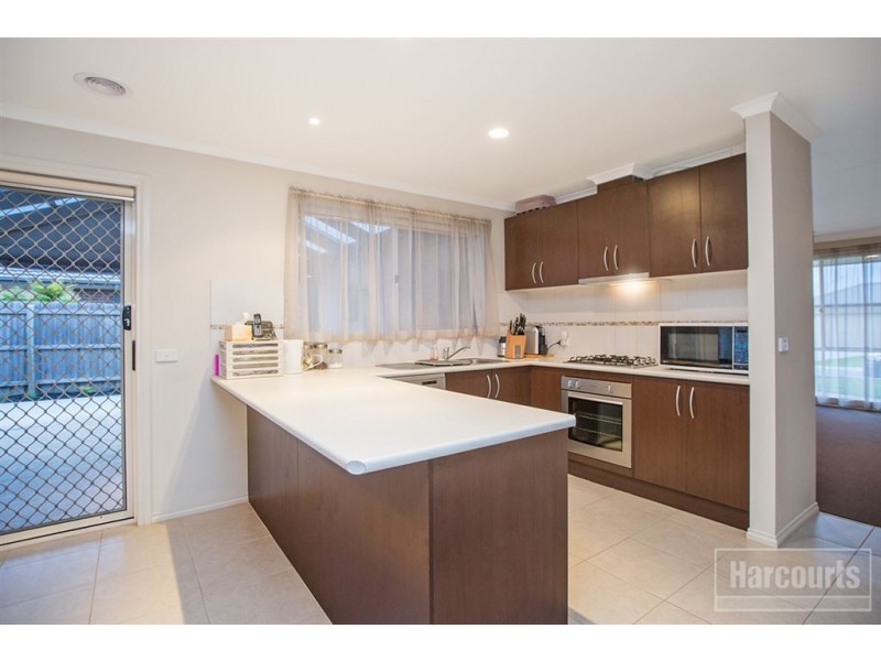 6 Cerreto Mews, Pakenham VIC 3810