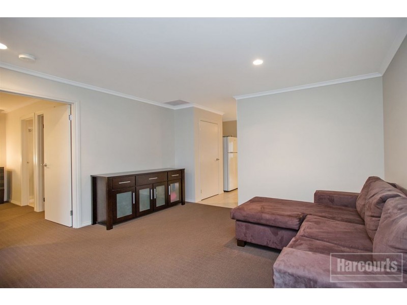 6 Cerreto Mews, Pakenham VIC 3810