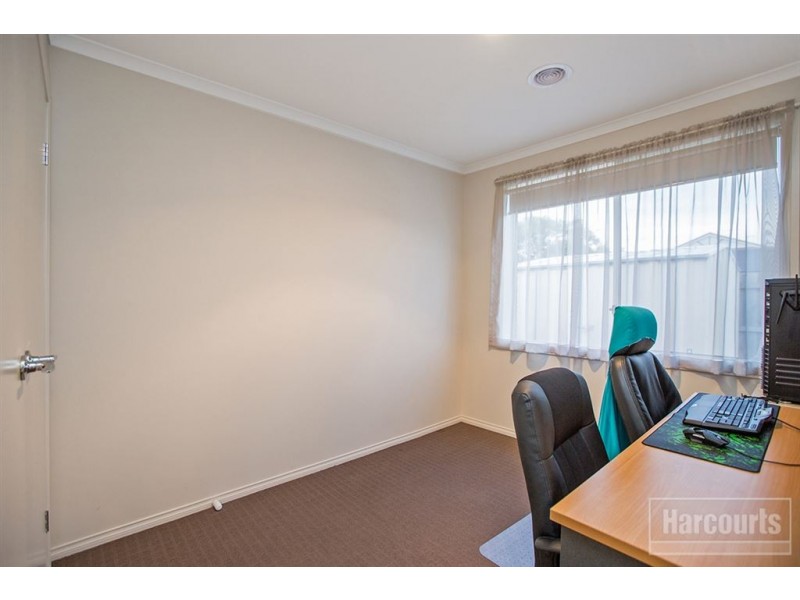 6 Cerreto Mews, Pakenham VIC 3810