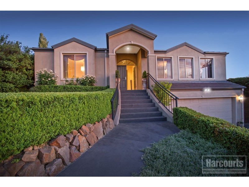 16 Highland Drive, Pakenham VIC 3810