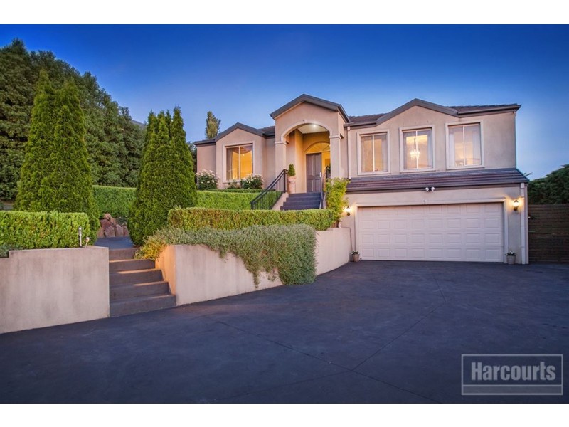 16 Highland Drive, Pakenham VIC 3810