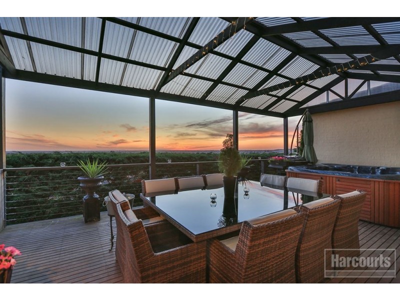 16 Highland Drive, Pakenham VIC 3810