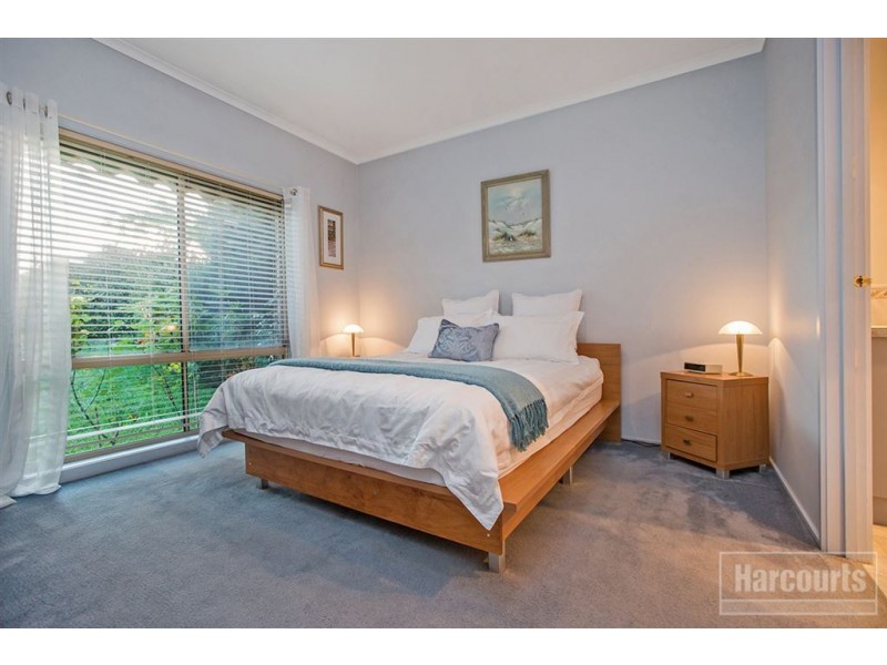 61 Jarryd Crescent, Berwick VIC 3806