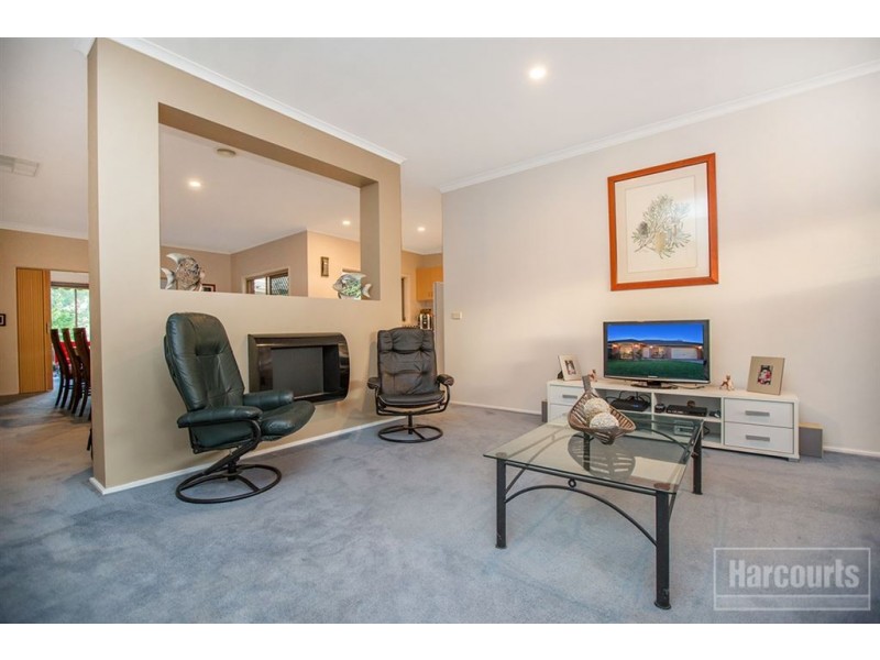 61 Jarryd Crescent, Berwick VIC 3806