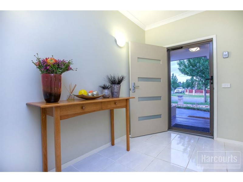 19 Sandpiper Close, Pakenham VIC 3810