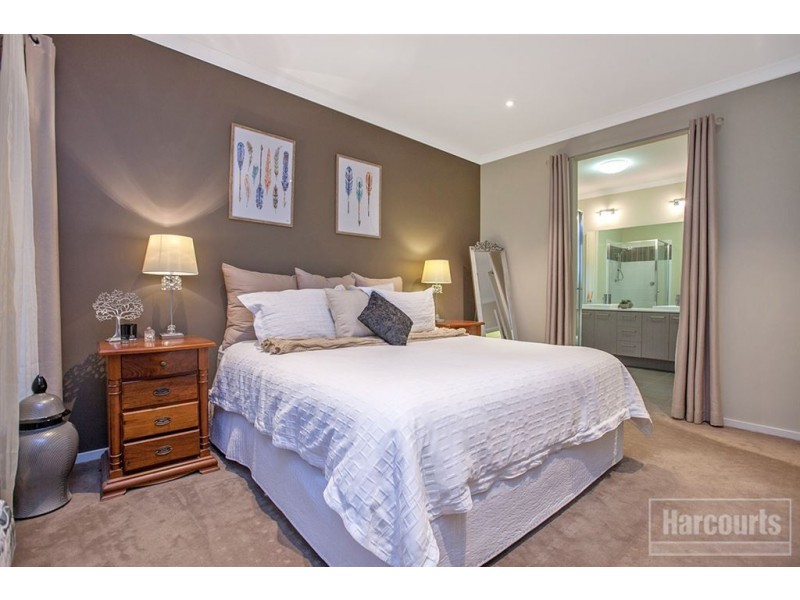 19 Sandpiper Close, Pakenham VIC 3810