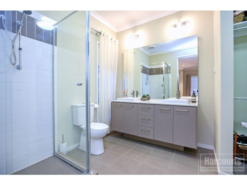 19 Sandpiper Close, Pakenham VIC 3810