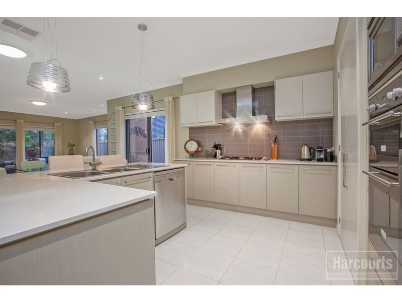 19 Sandpiper Close, Pakenham VIC 3810