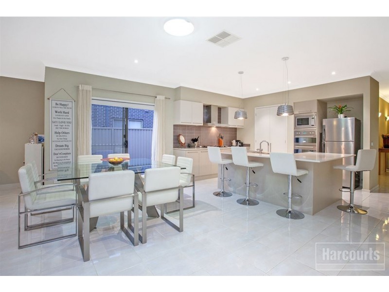 19 Sandpiper Close, Pakenham VIC 3810