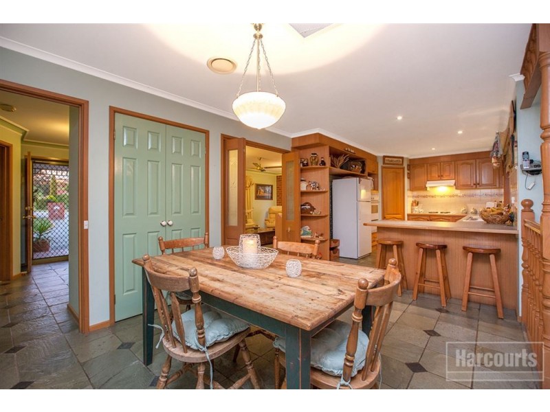 13 Sheffield Close, Pakenham VIC 3810