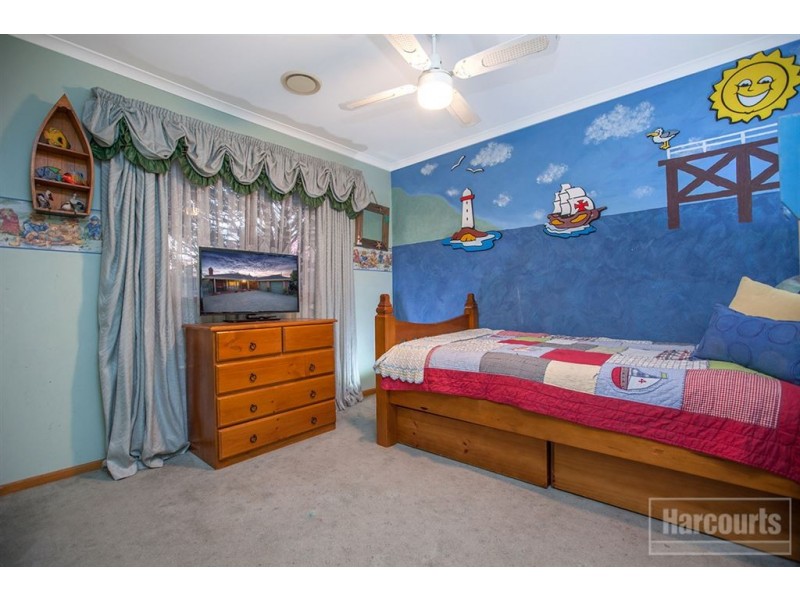 13 Sheffield Close, Pakenham VIC 3810