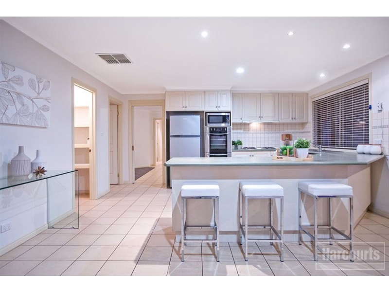 58 Hartland Circuit, Pakenham VIC 3810