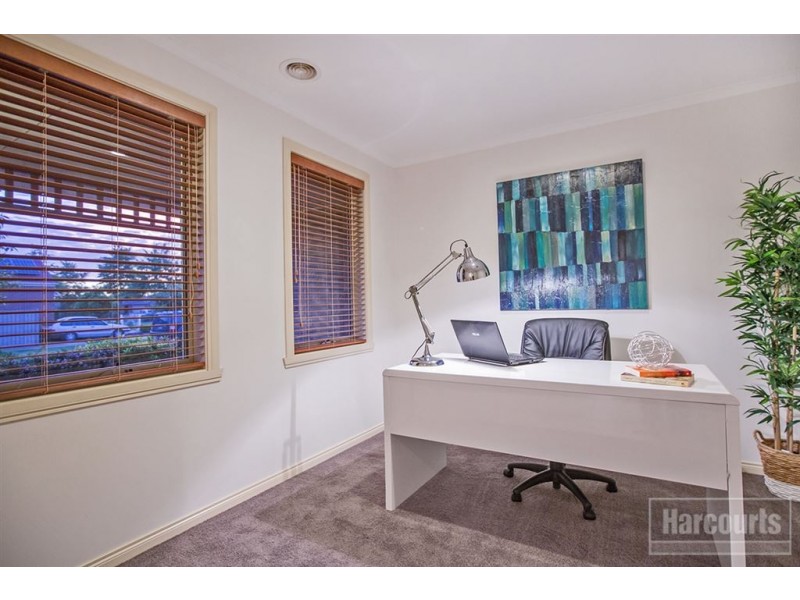 58 Hartland Circuit, Pakenham VIC 3810