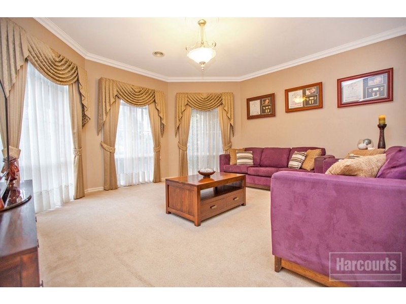 11 Banks Road, Pakenham VIC 3810