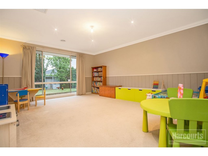 11 Banks Road, Pakenham VIC 3810