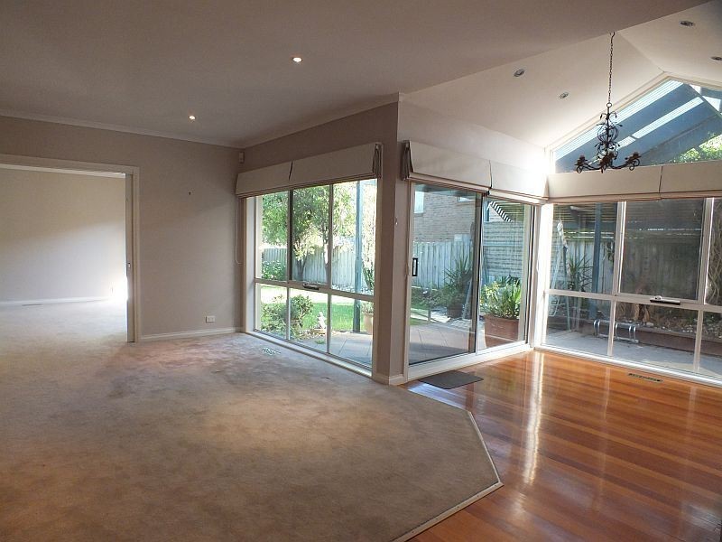 5 McCaffery Rise, Pakenham VIC 3810