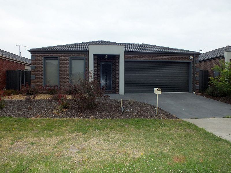 7 Mirabelle Street, Pakenham VIC 3810