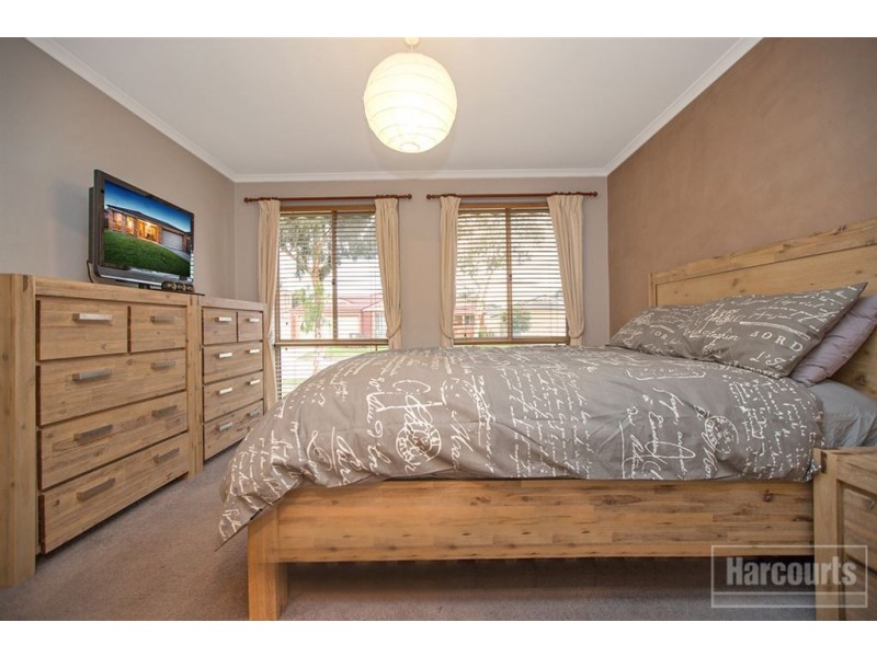 36 Sallybrook Circuit, Narre Warren VIC 3805