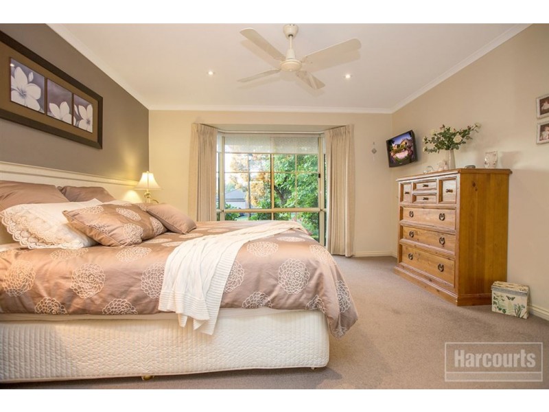 64 Fieldstone Boulevard, Beaconsfield VIC 3807