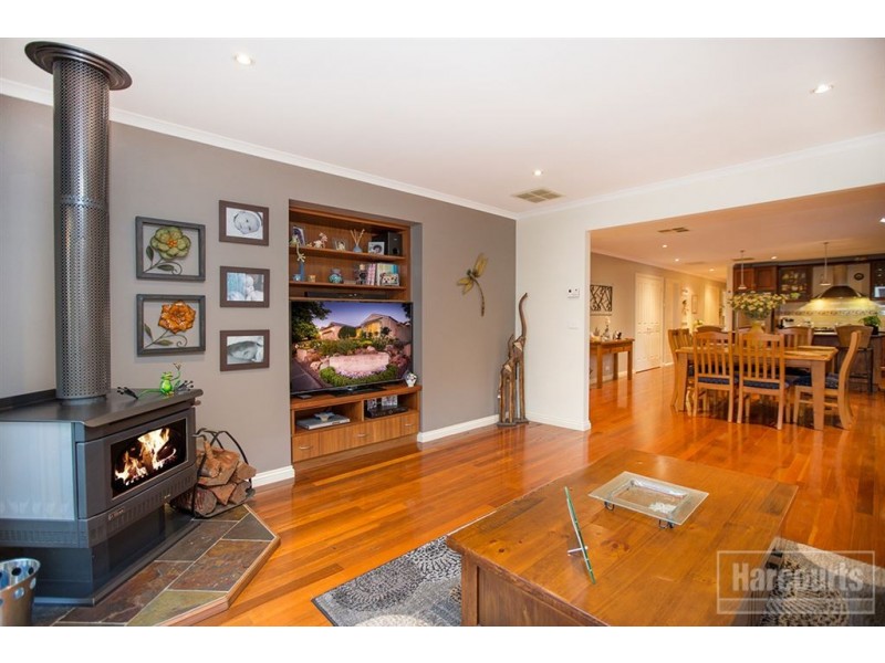 64 Fieldstone Boulevard, Beaconsfield VIC 3807