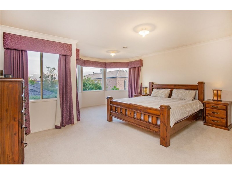 8 Strickland Court, Pakenham VIC 3810