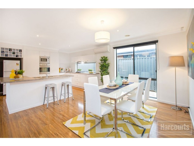 17 Tangelo Terrace, Pakenham VIC 3810