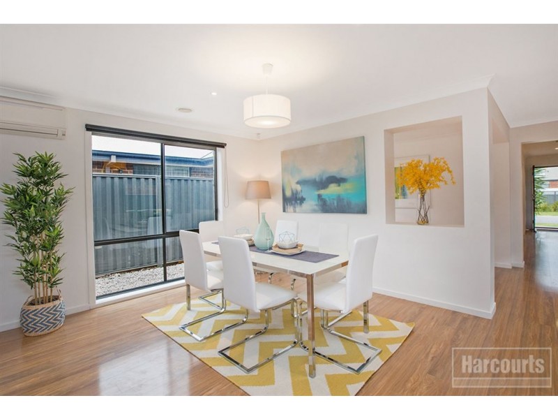 17 Tangelo Terrace, Pakenham VIC 3810