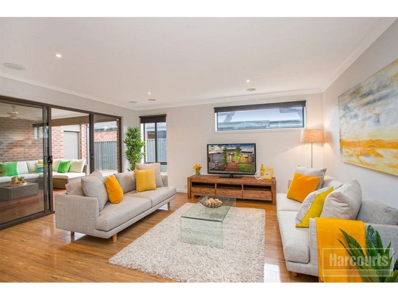 17 Tangelo Terrace, Pakenham VIC 3810