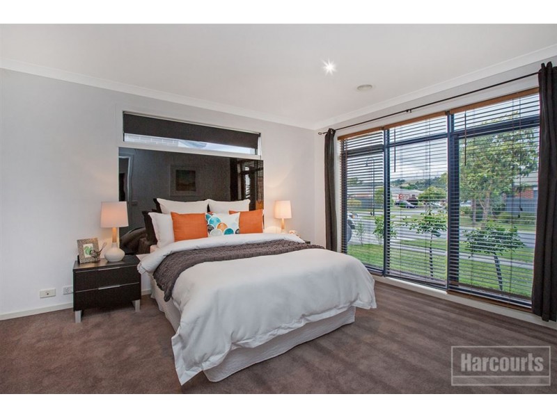 17 Tangelo Terrace, Pakenham VIC 3810