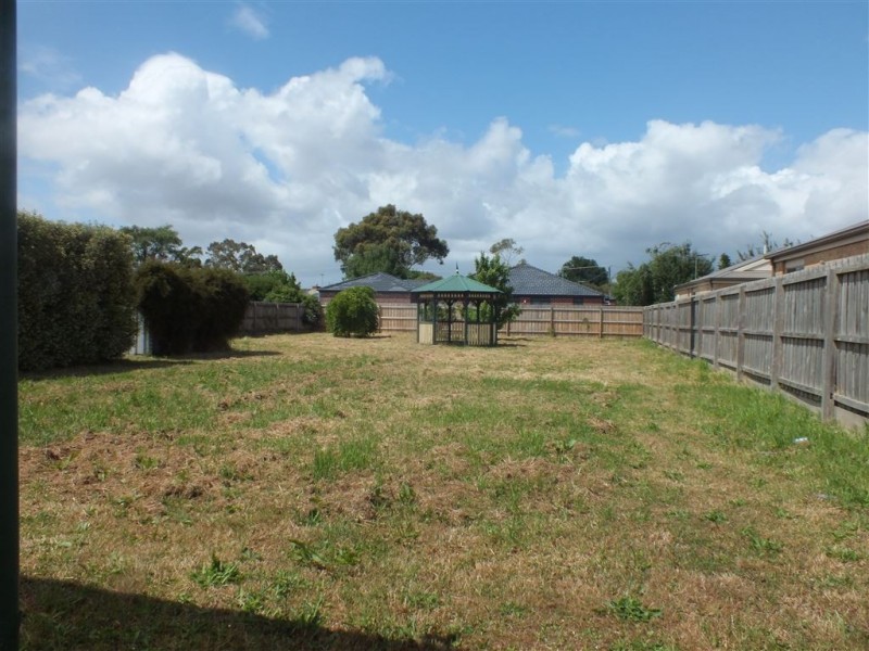 15 Henty Street, Pakenham VIC 3810
