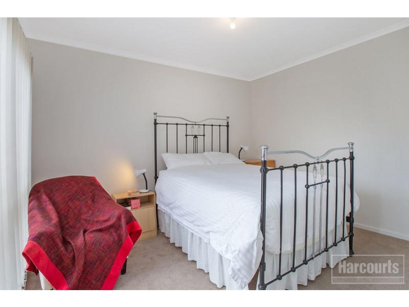 4/3 Princes Highway, Pakenham VIC 3810