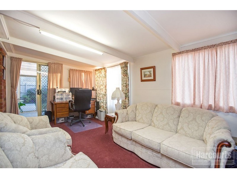 1/11 Smethurst Avenue, Pakenham VIC 3810