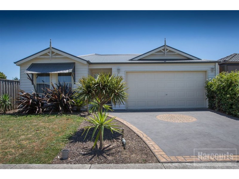 16 Samchelle Place, Pakenham VIC 3810