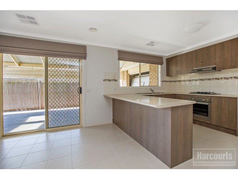 16 Samchelle Place, Pakenham VIC 3810