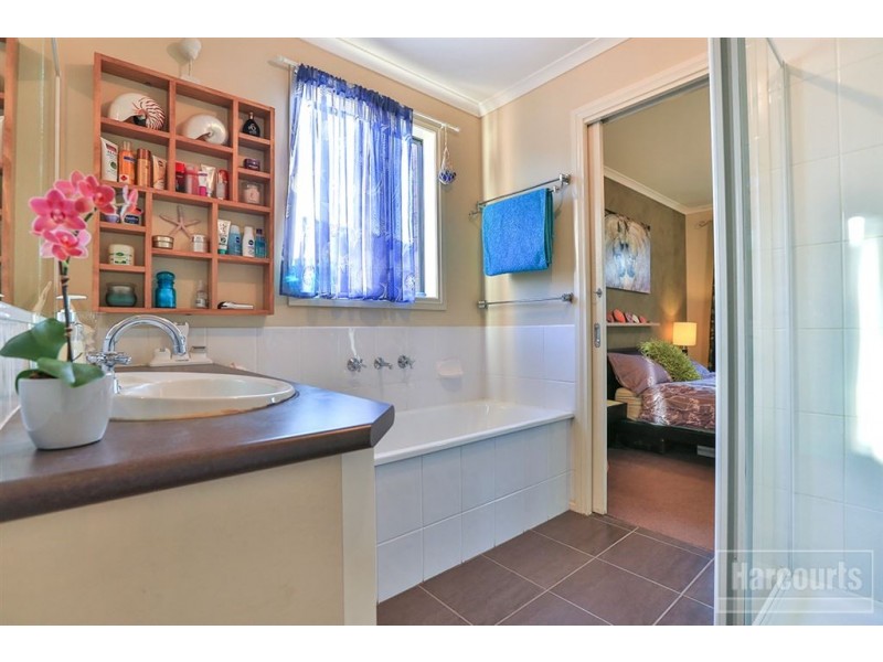 23 Yellow Gum Drive, Pakenham VIC 3810